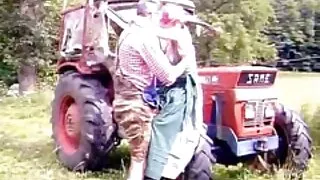 Мајка ја учи ќерката да ебам