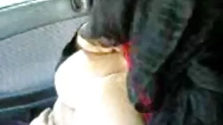 Ебење на неговата сопруга во скут