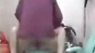 Човекот си ја ебе латината во кујната