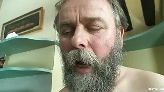 Копнежот на русокосата жена